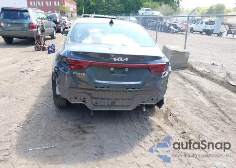 2023 Kia Forte Lxs z USA, uszkodzony, nr VIN 3KPF24AD4PE594963